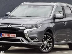 Gri Utilizat 2020 Mitsubishi Outlander P-HEV Instyle SUV | 18.650 EUR (Preț bun)