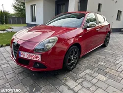 Rosu Utilizat 2011 Alfa Romeo Giulietta Distinctive Hatchback | 4.999 EUR (Scump)