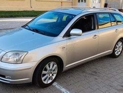 Auriu Utilizat 2005 Toyota Avensis T2 Break | 3.900 EUR (Puțin scump)