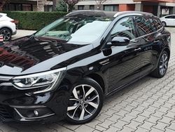 Negru Utilizat 2017 Renault Mégane GrandTour Bose Edition Break | 11.390 EUR (Scump)