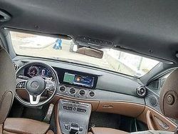 Culoarenegru Utilizat 2018 Mercedes E220 Avantgarde Berlinǎ | 17.999 EUR (Preț bun)