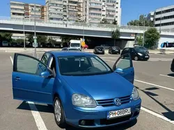 Albastru Utilizat 2004 VW Golf V Hatchback | 2.750 EUR (Preț OK)