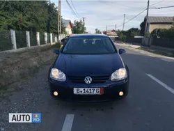 Albastru Utilizat 2005 VW Golf IV Hatchback | 3.500 EUR