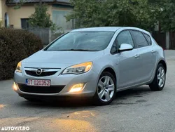 Culoareargint Utilizat 2011 Opel Astra Active Hatchback | 3.600 EUR (Preț bun)