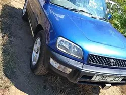 Albastru Utilizat 2000 Toyota RAV4 SUV | 1.500 EUR (Super Preț)