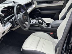 Negru Utilizat 2023 Porsche Cayenne SUV | 106.033 EUR