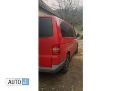 Rosu Utilizat 2004 VW Multivan Monovolum | 5.000 EUR (Super Preț)