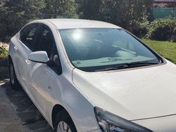 Alb Utilizat 2018 Opel Astra Berlinǎ | 9.500 EUR (Puțin scump)