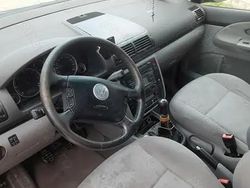 Utilizat 2005 VW Sharan Monovolum | 1.700 EUR (Super Preț)