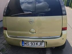 Verde Utilizat 2006 Opel Meriva Monovolum | 2.500 EUR
