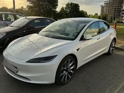 Culoarealb Utilizat 2024 Tesla Model 3 Long Range AWD Berlinǎ | 41.000 EUR (Scump)
