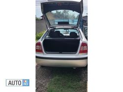 Gri Utilizat 2003 Skoda Octavia Hatchback | 2.300 EUR (Preț bun)