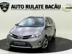 Argint Utilizat 2014 Toyota Auris Hybrid Executive Berlinǎ | 10.990 EUR (Preț OK)