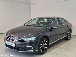 Gri deschis normal Utilizat 2020 VW Passat GTE Berlinǎ | 23.500 EUR (Preț OK)
