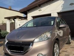 Culoaregri Utilizat 2014 Peugeot 208 Active Hatchback | 5.300 EUR (Scump)