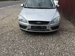 Culoaregri Utilizat 2006 Ford Focus Trend Hatchback | 1.450 EUR (Preț bun)