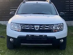 Alb Utilizat 2016 Dacia Duster Lauréate SUV | 7.250 EUR (Super Preț)