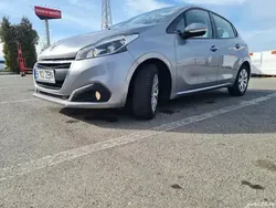 Argintiu Utilizat 2019 Peugeot 208 Hatchback | 6.599 EUR (Preț bun)