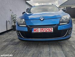 Culoarealbastru Utilizat 2012 Renault Mégane GrandTour Bose Edition Break | 5.999 EUR (Preț OK)