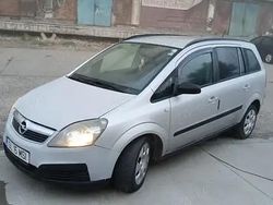 Utilizat 2006 Opel Zafira SUV | 2.200 EUR
