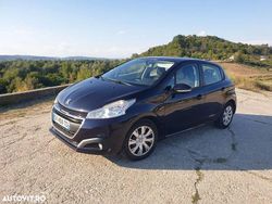 Culoarealte culori Utilizat 2015 Peugeot 208 Allure Hatchback | 5.400 EUR (Preț OK)