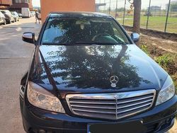 Negru Utilizat 2008 Mercedes C200 Berlinǎ | 4.090 EUR (Preț bun)
