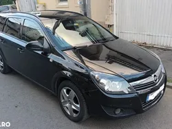 Negru Utilizat 2011 Opel Astra Break | 2.800 EUR (Preț bun)