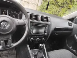Utilizat 2014 VW Jetta Berlinǎ | 4.200 EUR (Super Preț)