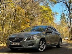 Culoarealbastru Utilizat 2011 Volvo S60 Summum Berlinǎ | 7.300 EUR (Puțin scump)