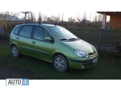 Verde Utilizat 2000 Renault Scénic Monovolum | 1.600 EUR