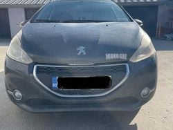 Gri Utilizat 2014 Peugeot 208 Hatchback | 3.600 EUR (Super Preț)