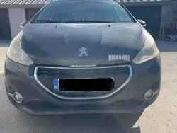 Gri Utilizat 2014 Peugeot 208 Hatchback | 3.600 EUR (Preț OK)