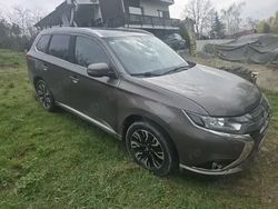 Utilizat 2016 Mitsubishi Outlander P-HEV Berlinǎ | 15.500 EUR