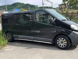 Negru Utilizat 2005 Opel Vivaro Van | 5.500 EUR (Puțin scump)