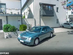 Albastru Utilizat 2000 Mercedes E220 Elegance Berlinǎ | 4.750 EUR