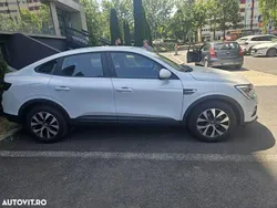 Alb Utilizat 2023 Renault Arkana Equilibre SUV | 20.100 EUR (Super Preț)
