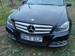 Negru Utilizat 2011 Mercedes C200 Berlinǎ | 6.950 EUR (Preț bun)