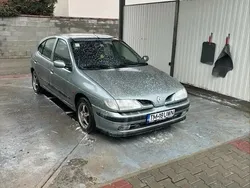 Utilizat 1998 Renault Mégane Hatchback | 850 EUR