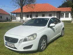 Alb Utilizat 2012 Volvo S60 Berlinǎ | 5.500 EUR