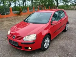 Rosu Utilizat 2006 VW Golf V Hatchback | 2.550 EUR (Preț OK)