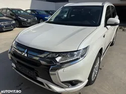Alb Utilizat 2020 Mitsubishi Outlander P-HEV Diamant Edition SUV | 19.990 EUR
