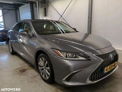 Gri Utilizat 2019 Lexus ES300H Executive Line Berlinǎ | 30.238 EUR (Preț OK)