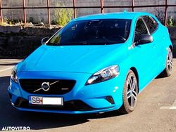 Culoarealbastru Utilizat 2013 Volvo V40 R-Design Break | 7.500 EUR (Puțin scump)