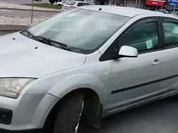 Argintiu Utilizat 2006 Ford Focus Berlinǎ | 1.299 EUR (Preț bun)