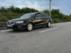 Utilizat 2006 VW Passat Berlinǎ | 3.700 EUR