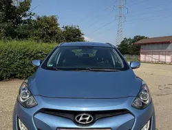 Culoarealbastru Utilizat 2014 Hyundai i30 Style Break | 6.350 EUR (Super Preț)