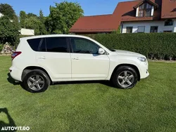 Culoarealb Utilizat 2012 Toyota RAV4 Multidrive S SUV | 14.990 EUR (Preț OK)