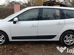 Utilizat 2013 Renault Scénic III Monovolum | 2.000 EUR (Super Preț)