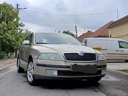 Auriu Utilizat 2005 Skoda Octavia Berlinǎ | 2.000 EUR (Preț OK)