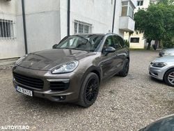 Culoaremaro Utilizat 2017 Porsche Cayenne SUV | 29.500 EUR (Preț bun)